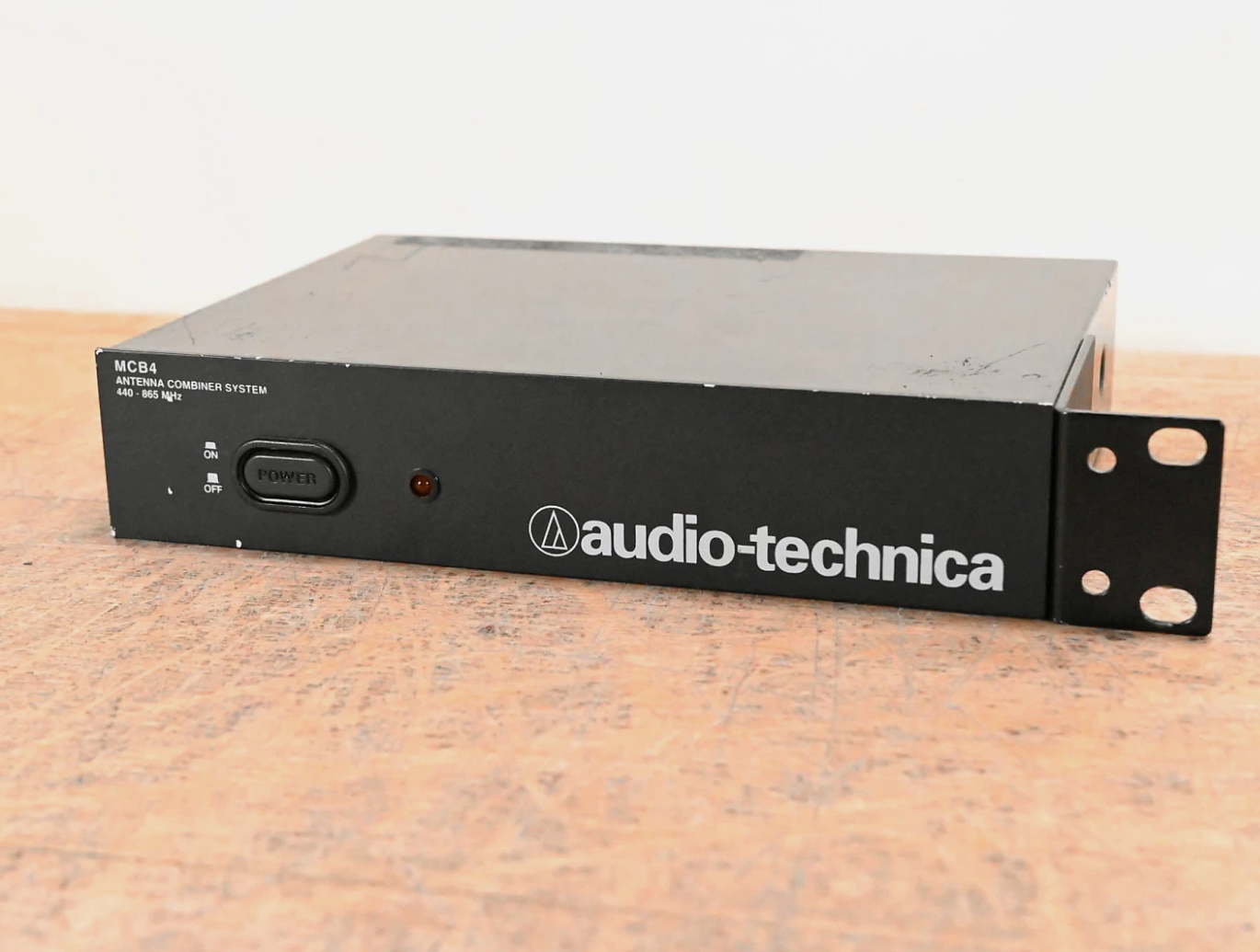 Антенный комбайнер Audio-Technica MCB4 IEM Combiner